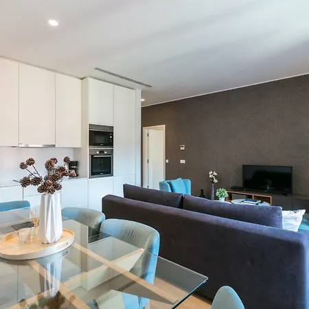 Flh Restauradores Modern Appartamento Lisbona